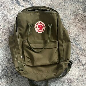 Kånken Olive Green Backpack - Classic Men’s Bag